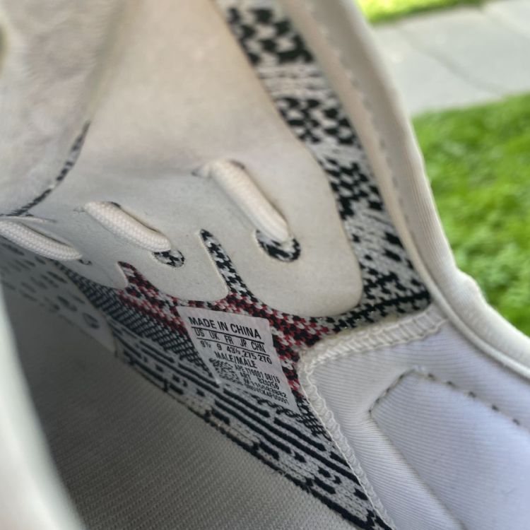 Yeezy 350 Zebra