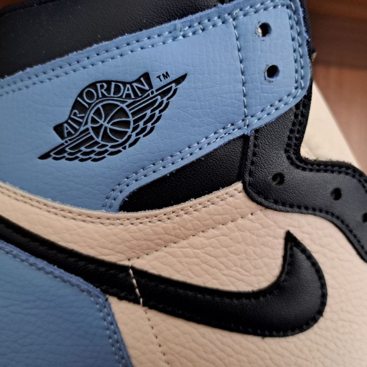 Nike Air Jordan 1 Obsidian