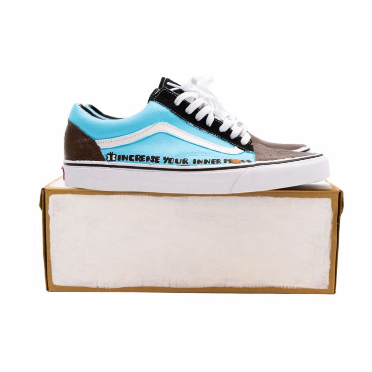 Emotional custom shoes (brown/light blue)